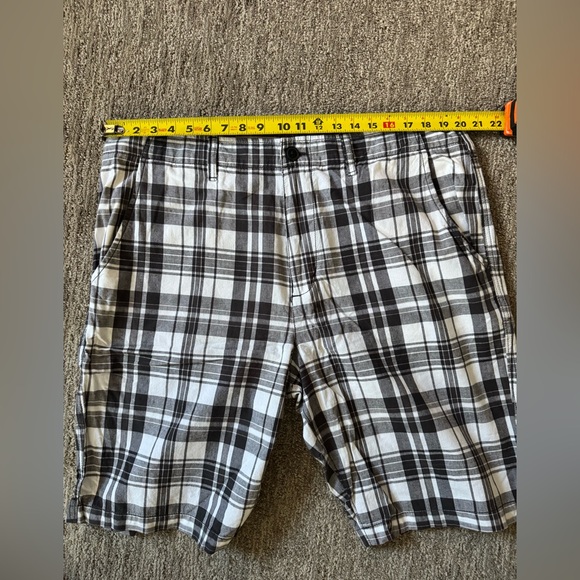 NWT American Eagle Black White Plaid Longboard 12” Shorts Men’s Size 38 - Picture 8 of 8